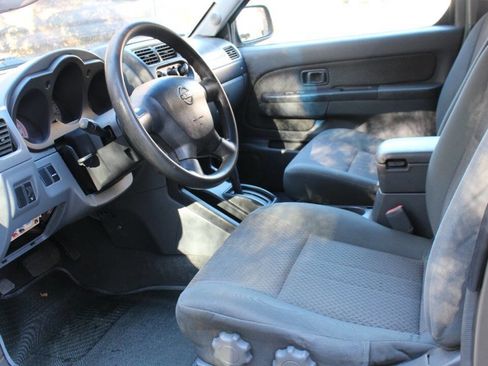 Used 2004 Nissan Xterra XE image 13