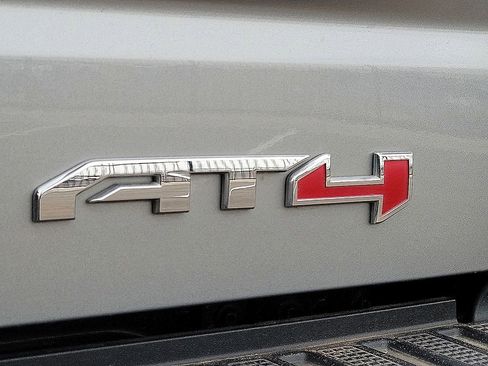 Used 2024 GMC Sierra 1500 AT4 w/ Technology Package image 9