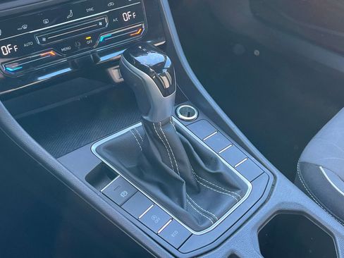 Used 2025 Volkswagen Jetta Sport image 39