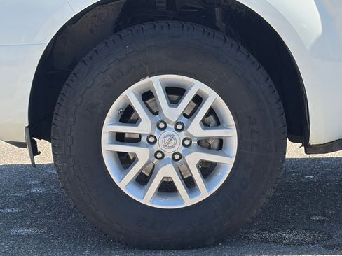 Used 2017 Nissan Frontier SV w/ SV Value Truck Package image 11