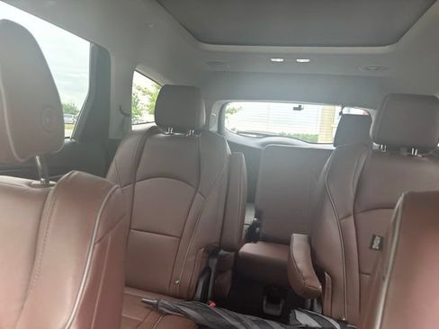 Used 2020 Buick Enclave Avenir w/ Avenir Technology Package FWD image 4