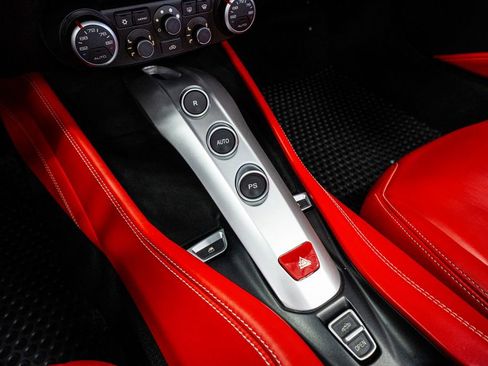 Used 2017 Ferrari California T image 57