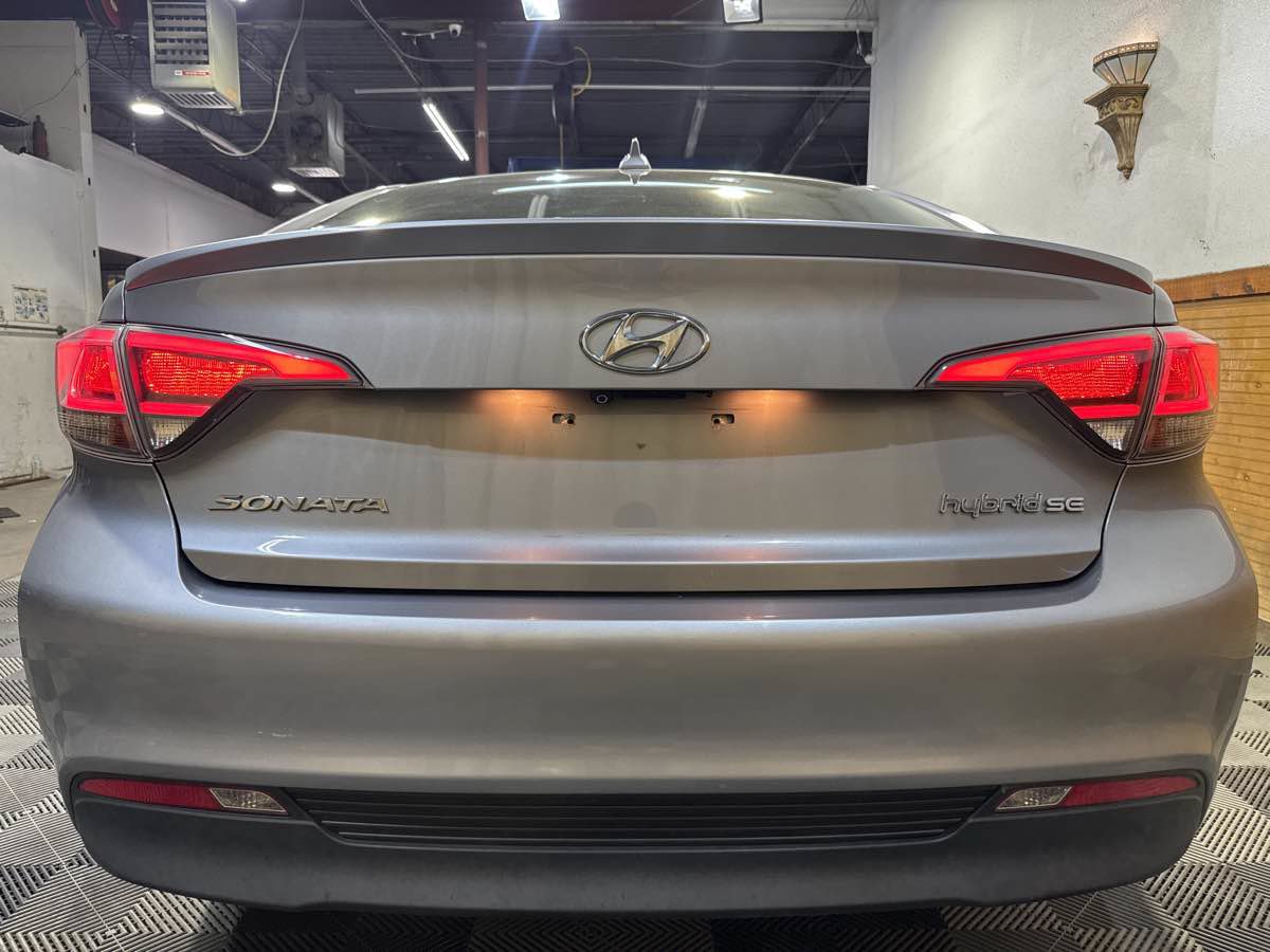 Used 2016 Hyundai Sonata SE FWD image 3