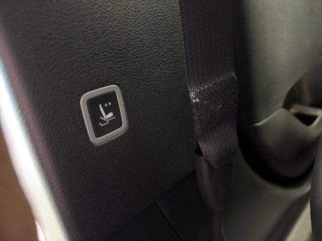New 2027 Chrysler Pacifica Select FWD image 17
