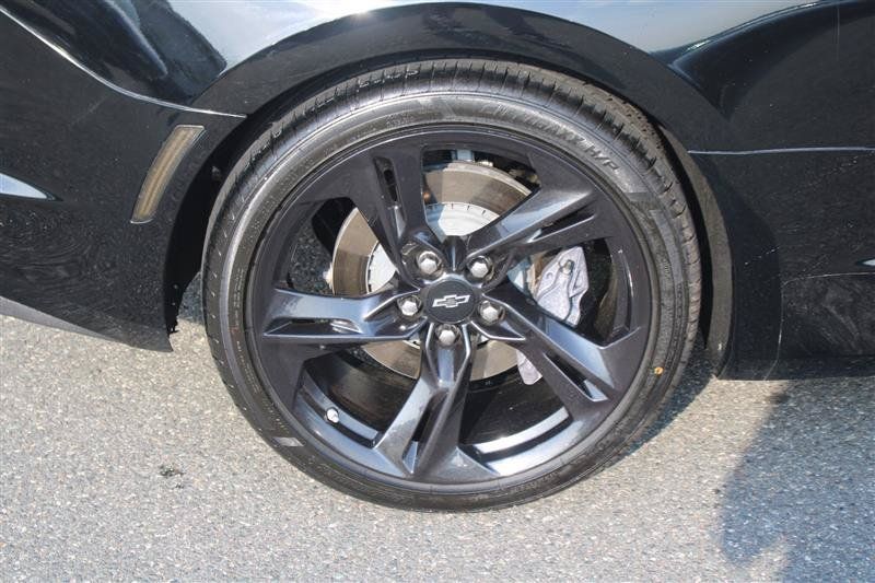 Used 2022 Chevrolet Camaro SS RWD image 9