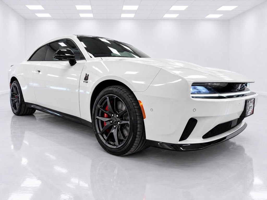 Used 2024 Dodge Charger Daytona Scat Pack w/ Plus Group AWD/4WD image 5