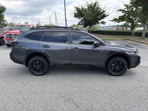 Used 2025 Subaru Outback Wilderness AWD/4WD image 9