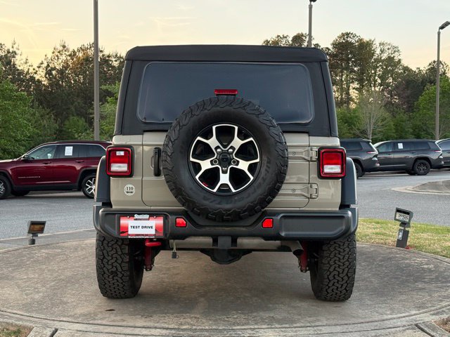 Used 2022 Jeep Wrangler Unlimited Rubicon w/ Cold Weather Group AWD/4WD image 6