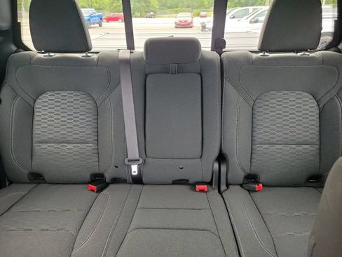 Used 2025 RAM 1500 Big Horn AWD/4WD image 10