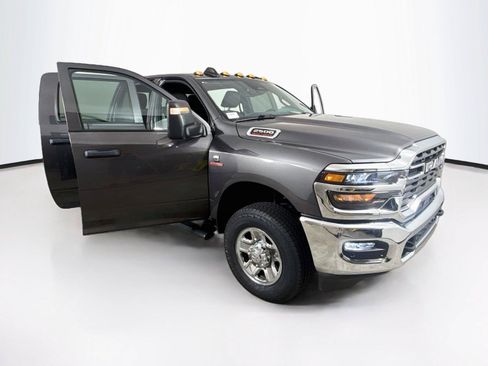 Used 2025 RAM 2500 Tradesman AWD/4WD image 40