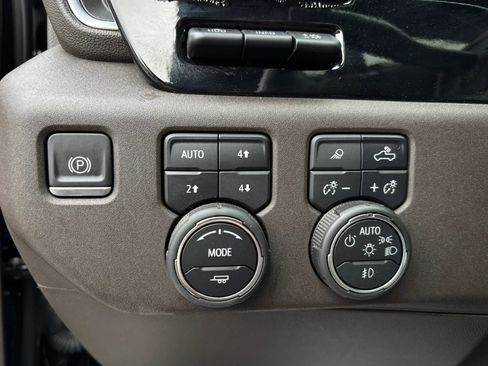 Used 2022 Chevrolet Silverado 1500 LTZ w/ LTZ Premium Package image 22