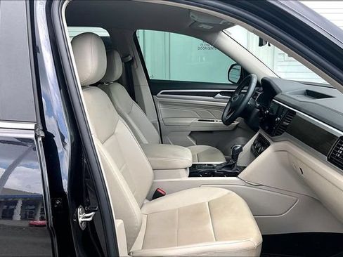 Used 2023 Volkswagen Atlas SE w/ Black Wheel Package FWD image 28