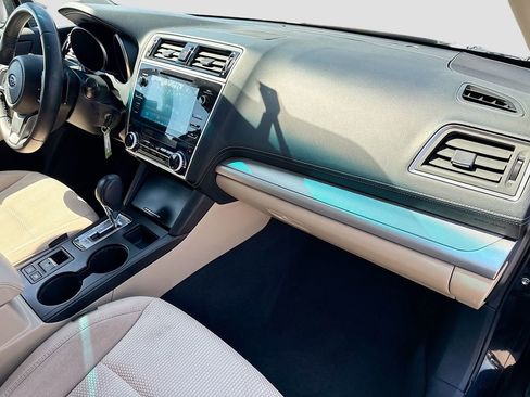 Used 2018 Subaru Outback 2.5i Premium image 36