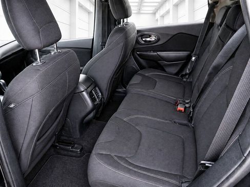 Used 2015 Jeep Cherokee Latitude AWD/4WD image 13