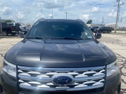 Used 2019 Ford Explorer XLT w/ Equipment Group 201A AWD/4WD image 3