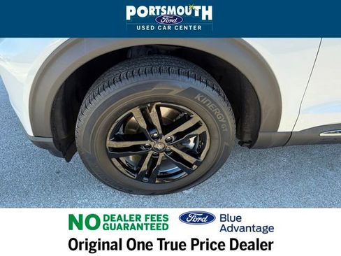 Certified 2022 Ford Explorer XLT w/ Equipment Group 202A image 29