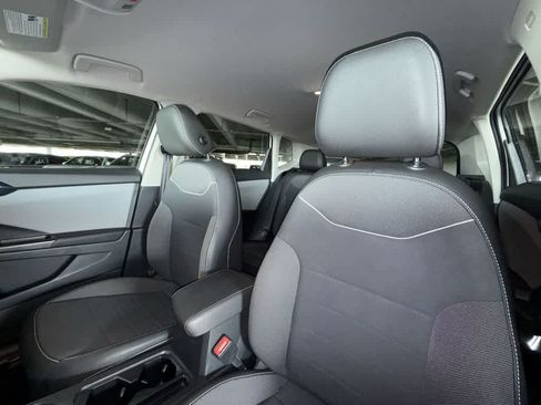 Certified 2023 Volkswagen Taos SE FWD image 14