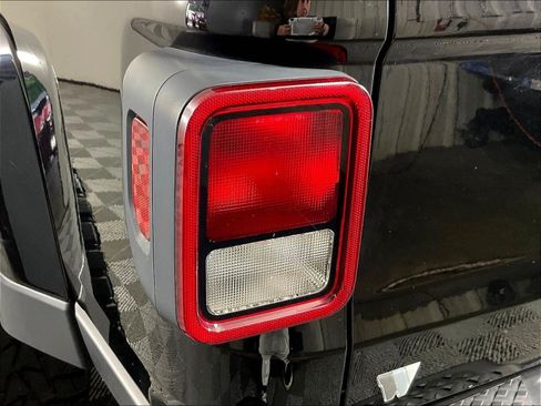 Used 2021 Jeep Gladiator Sport AWD/4WD image 24