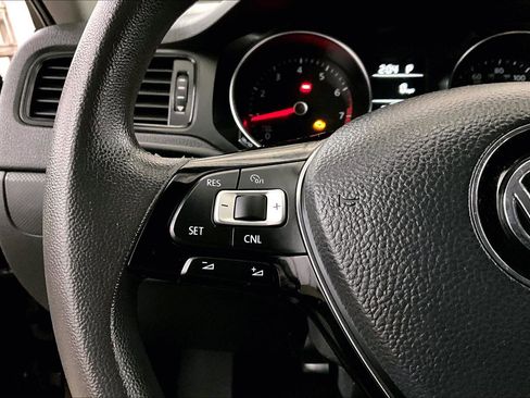 Used 2015 Volkswagen Jetta S image 18