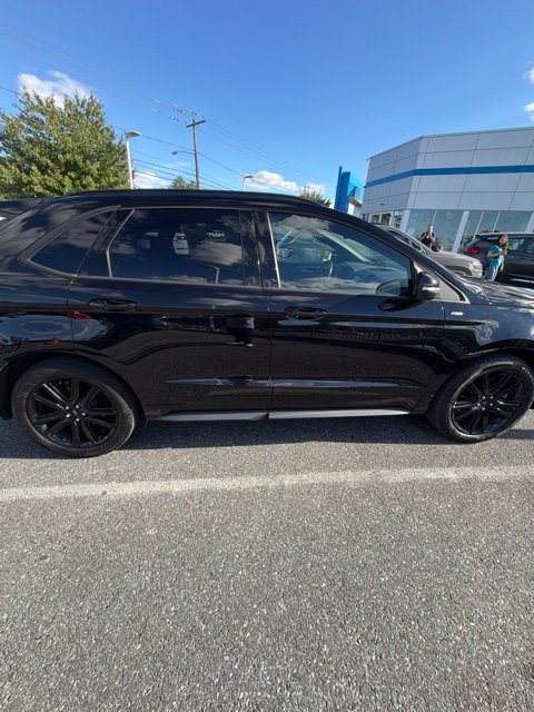 Used 2020 Ford Edge ST-Line w/ Cold Weather Package AWD/4WD image 10