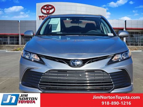 Used 2024 Toyota Camry LE image 2