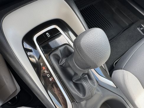 Used 2025 Toyota Corolla LE image 28