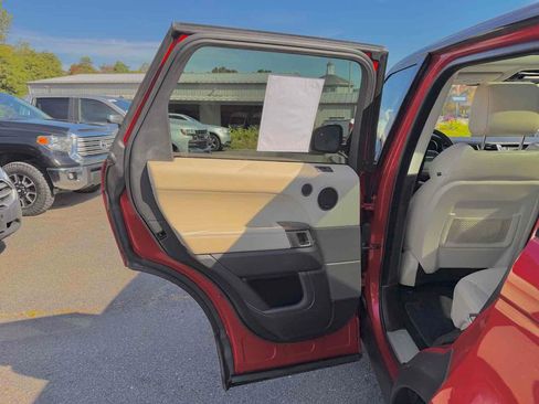 Used 2016 Land Rover Range Rover Sport HSE image 16