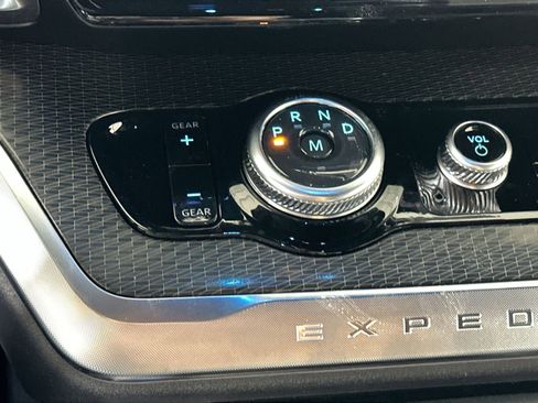 New 2026 Ford Expedition Platinum w/ Stealth Appearance Package image 28