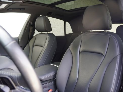 Used 2019 Audi Q8 Premium w/ Convenience Package AWD/4WD image 13