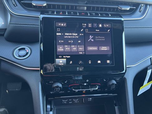 New 2025 Jeep Grand Cherokee 4WD image 24