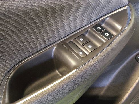 Used 2018 Chevrolet Cruze LS image 27