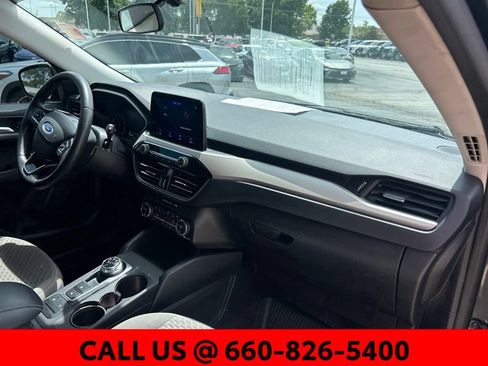 Used 2021 Ford Escape SE w/ SE Sport Appearance Package AWD/4WD image 8