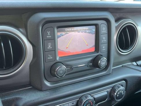 Used 2020 Jeep Wrangler Sport AWD/4WD image 31