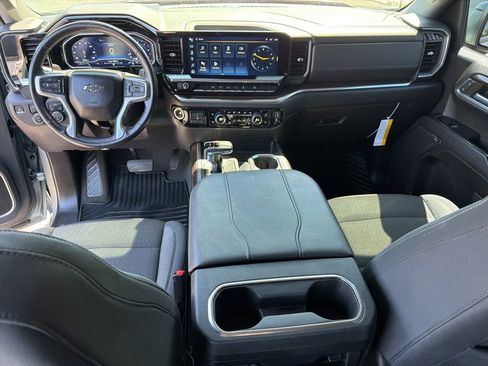 Used 2023 Chevrolet Silverado 1500 RST w/ Z71 Off-Road Package AWD/4WD image 13