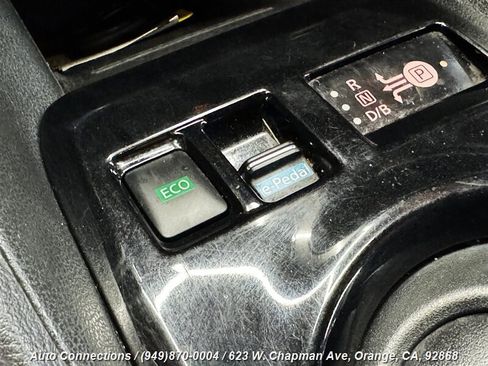 Used 2018 Nissan Leaf SV w/ SV Technology Package image 17