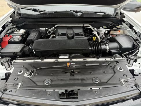 Used 2024 Chevrolet Colorado Z71 w/ Z71 Convenience Package 2 AWD/4WD image 26