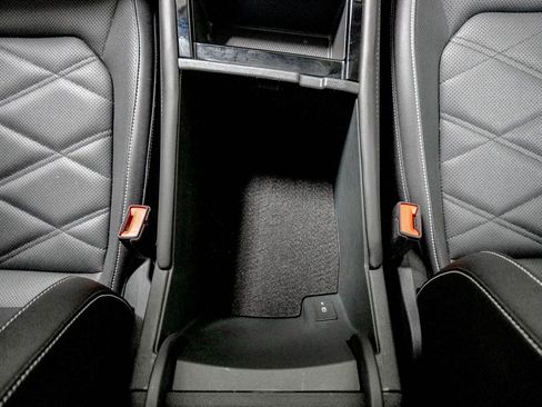 Used 2025 Volkswagen Atlas SE AWD/4WD image 28