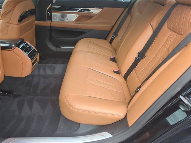 Used 2021 BMW 750i xDrive w/ Executive Package AWD/4WD image 21