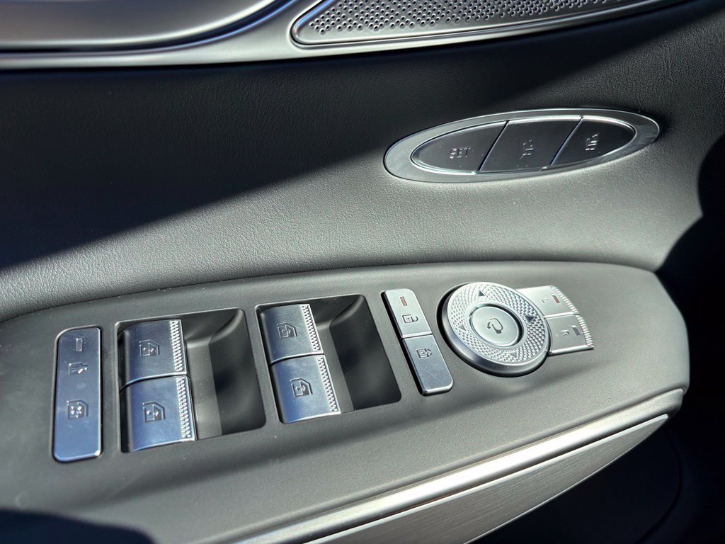 New 2027 Genesis GV70 2.5T Select AWD/4WD image 11