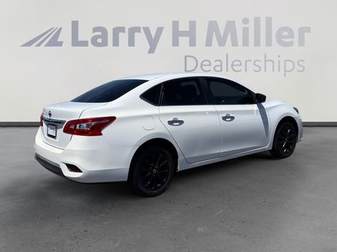 Used 2018 Nissan Sentra S w/ S Midnight Style Package FWD image 5