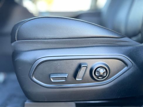 Used 2022 Jeep Grand Cherokee Limited 4xe image 17