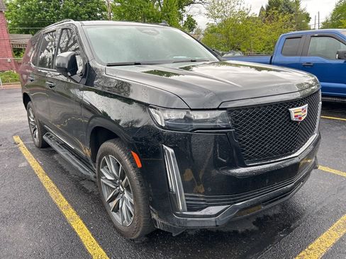 Used 2023 Cadillac Escalade Sport AWD/4WD image 2