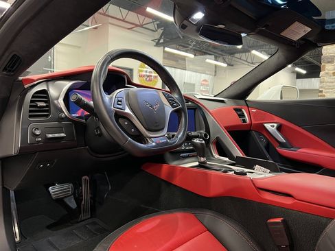 Used 2016 Chevrolet Corvette Z06 w/ 3LZ Preferred Equipment Group image 23