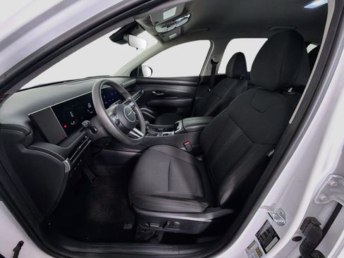 Used 2025 Hyundai Tucson SEL FWD image 13