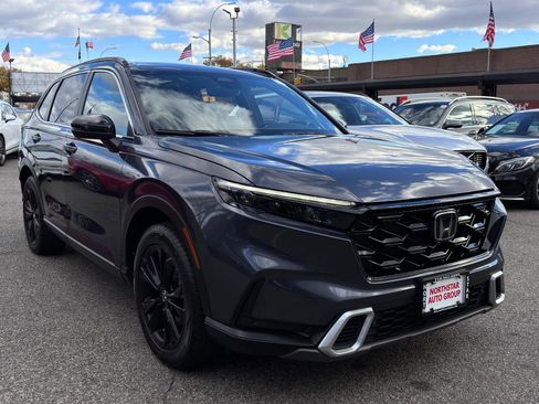 Used 2023 Honda CR-V Sport Touring image 3