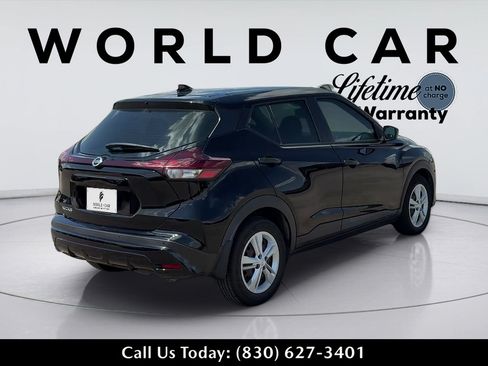 Used 2021 Nissan Kicks S FWD image 3
