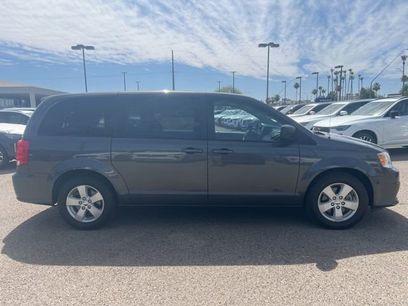 Used 2018 Dodge Grand Caravan SE w/ UConnect Hands-Free Group
