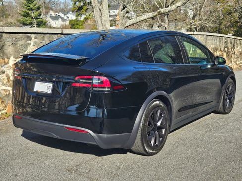 Used 2023 Tesla Model X image 12