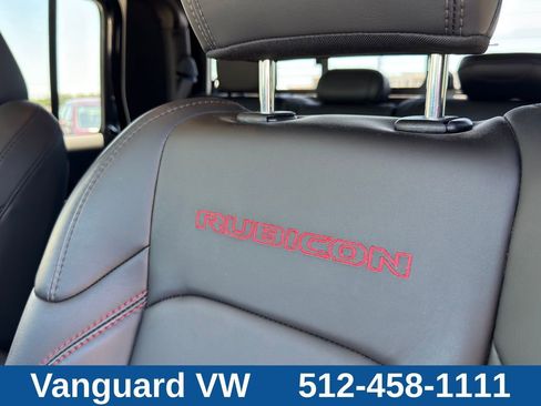 Used 2025 Jeep Gladiator Rubicon AWD/4WD image 11