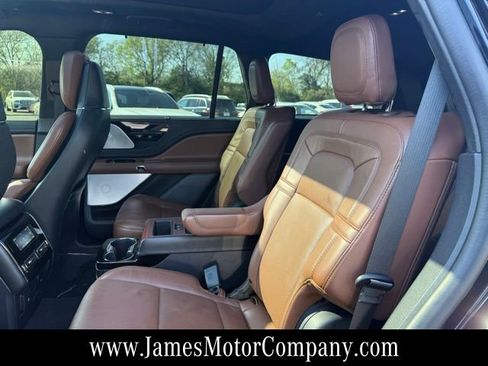 Used 2021 Lincoln Aviator Grand Touring w/ Equipment Group 302A AWD/4WD image 17